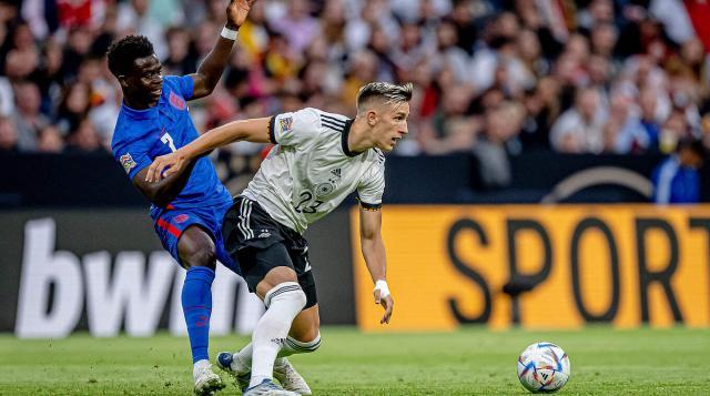 露头角的体 露头角的体